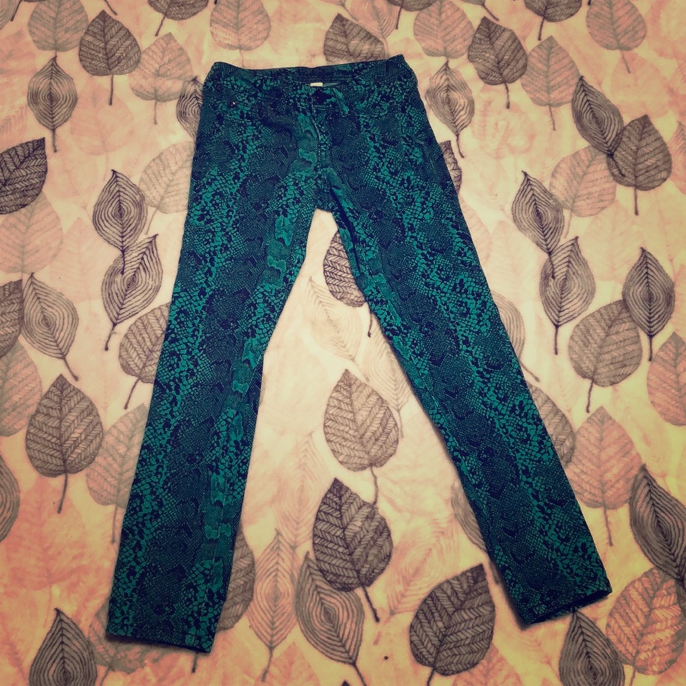 Green lace patterned jeans